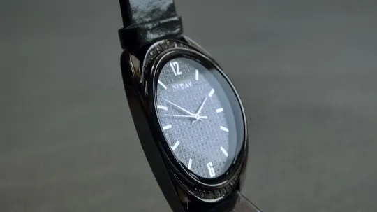 женские дизайнерские часы New Day JA 340 30м. базель с кристаллами сваровски. черный браслет. Інтернет-аукціон