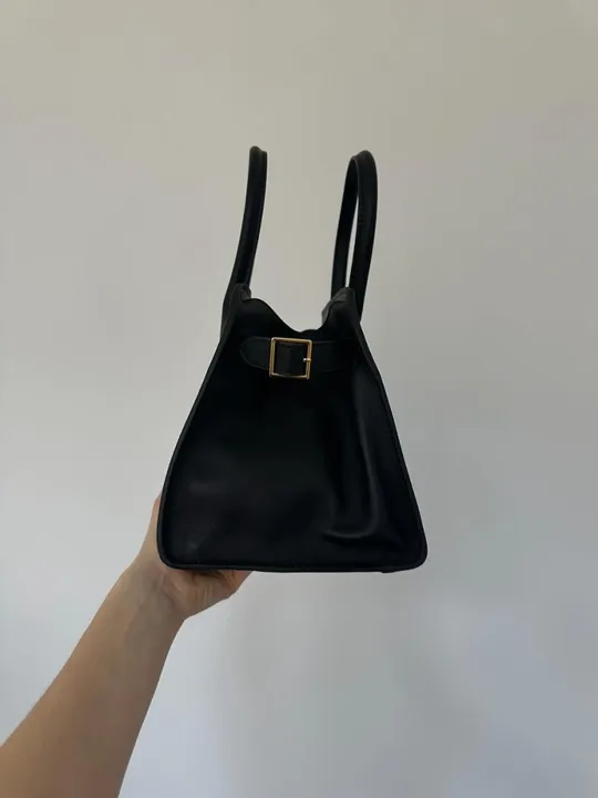 Сумка The Row Soft Margaux 26 Bag in Leather Black  99718 Де купити