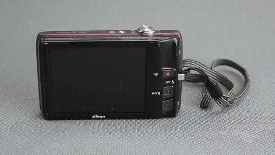 Купити Цифровой фотоаппарат Nikon Coolpix S4100 14.0Mpix Вживане