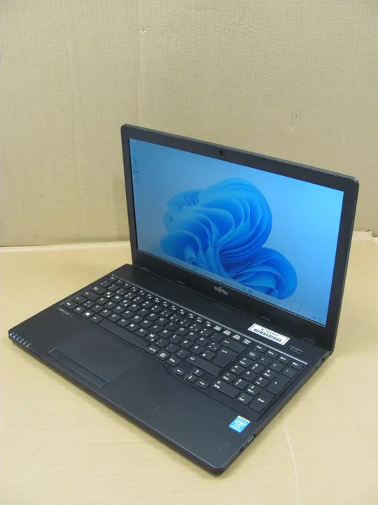 Купити 1450 Fujitsu LifeBook A555 15,6&quot; HD i3 5005u 2,0Ghz / 8Gb / 240ssd / WebCam + блок живлення