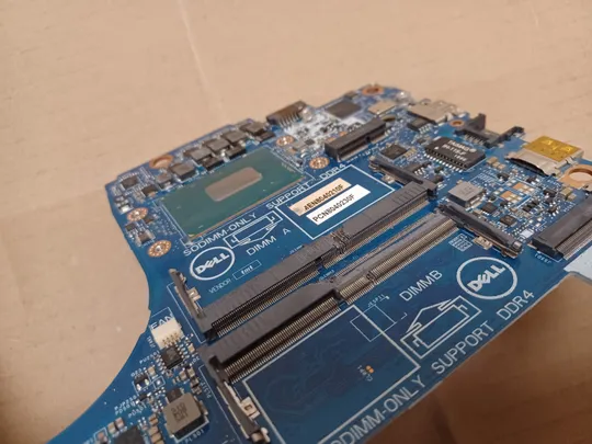 номер1057-14 материнська плата CAL73 LA-F612P i7-8750H SR3YY для Dell Gamebox G3 3579 3779 Mainboard Материнка Основна плата Системна плата Плата системи Laptop motherboard мамка ноутбучна плата оригінал Інтернет-аукціон