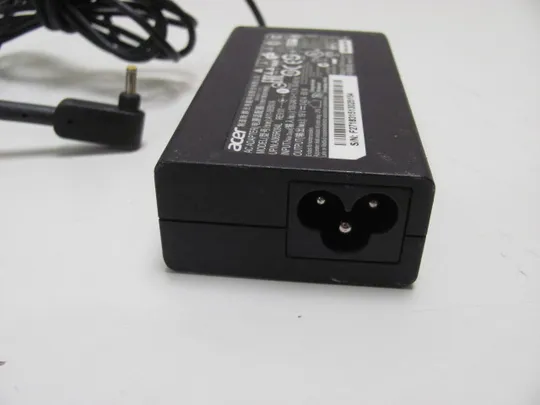 3847с адаптер живлення ACER A11-065N1A 19V 65W З аукціону