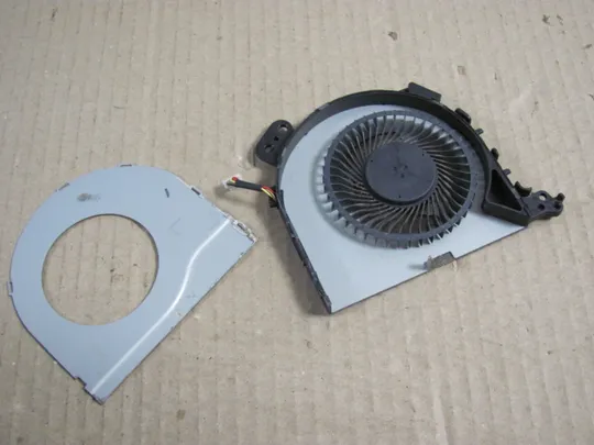 61-12 Вентилятор (кулер, FAN) DC28000DBVC1  для  Lenovo IdeaPad 320-17 320-17ISK 320-17IKB оригінал З аукціону