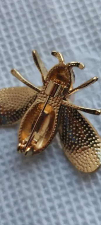 Купити Забавная брошь в виде пчелы, женская брошь с НАСТОЯЩИМ жемчугом и стразами, MKT181