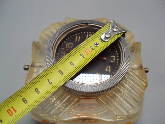 Настольные часы ЧЧЗ ссср пластик на ходу размер 9,5х9,5 см, диаметр 6,5 см №15867 Де купити