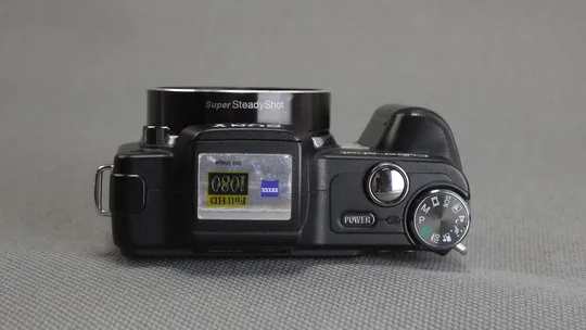 Купити Цифровой фотоаппарат Sony Cyber-shot DSC-H10 8.10Mpix Carl Zeiss Vario-Tessar 10x 6,3-63,0mm Zoom lens Вживане