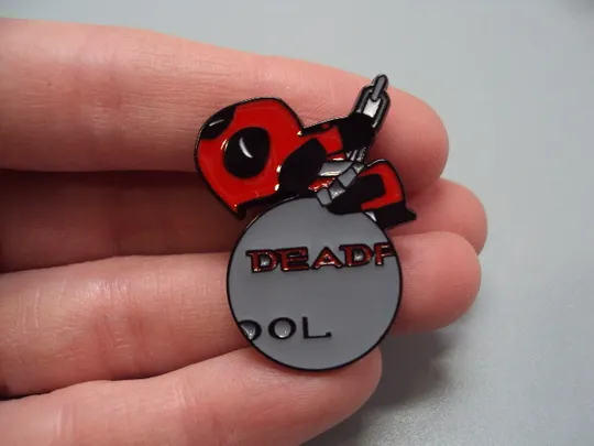 Значок пін Дедпул катається Deadpool Marvel Марвел знак брошка №18497 З аукціону