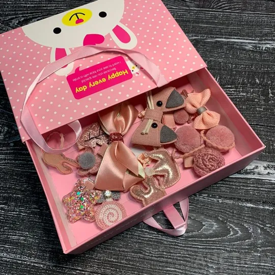 Набір дитячих аксесуарів для волосся з 17 предметів в подарунковій коробці Де купити