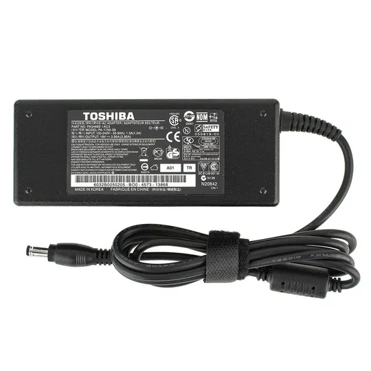 Блок живлення для ноутбука TOSHIBA 19V, 3.95A, 75W, 5.5*2.5мм, прямий роз'єм, black (без кабеля!) Ціна