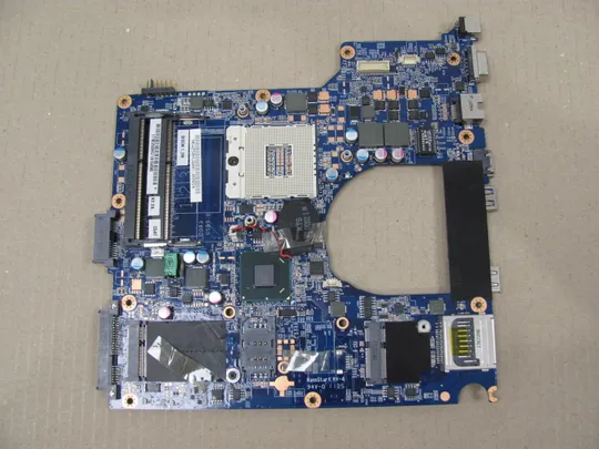 номер0003-15 материнська плата Mainboard Материнка Основна плата Системна плата Плата системи Laptop motherboard мамка  ноутбучна плата 6-71-W24H0-D02A   для  TERRA 1528  оригінал Ціна