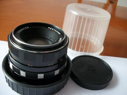 Объектив Pentacon, Пентакон, 1,8/50, Футляр, передняя крышка. M-42 для Фотоаппаратов Зенит, Практика Ціна