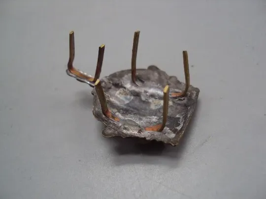 Кокарда корона знак металл высота 3,6 см, ширина 2,8 см №10274 Де купити