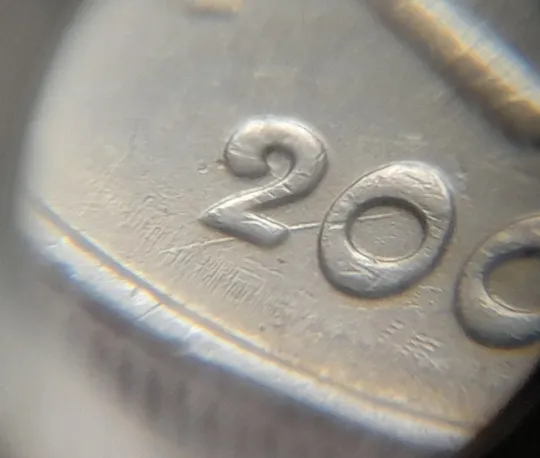 Купити (8068) 10 копійок 2006 царапина штемпеля через "20" слова "2006" на аверсі (10 копеек 2006 брак)