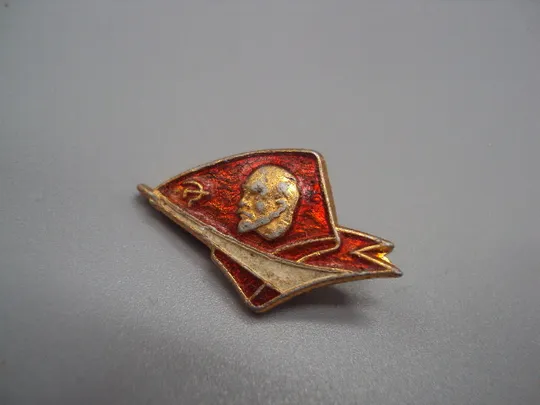 Знак Ленин портрет профиль на флаге космос ракета спутник флаг герб ссср серп и молот №17480 Ціна