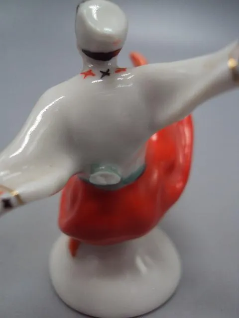 Фигура фарфор статуэтка миниатюра Барановка гопак танец танцор высота 6,1 см под реставрацию №18 Недорого