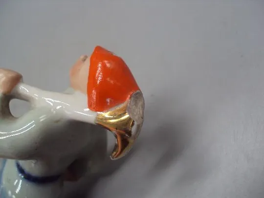 Купити Фигура фарфор Коростень субботник Буденовец с киркой красноармеец 9,6 см под реставрацию №2969