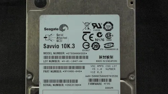 серверный жесткий диск 300GB 2.5" SAS Seagate Savvio 10K.3 ST9300603SS З аукціону