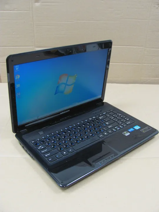 1343  MEDION Erazer X6816 15,6&quot; HD i7 2670QM 2,2Ghz / 8Gb / 120ssd / GeForce GT555m 2Gb 128bit / WebCam + блок живлення З аукціону
