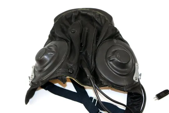 Военный шлем летчика - шлемофон , очки -без использования СССР nd548 Військовий шолом льотчика Де купити
