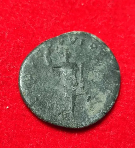 Купити Древняя монета лимесный денарий император Траян-воплощение Храбрости 110 год н.э. vn252