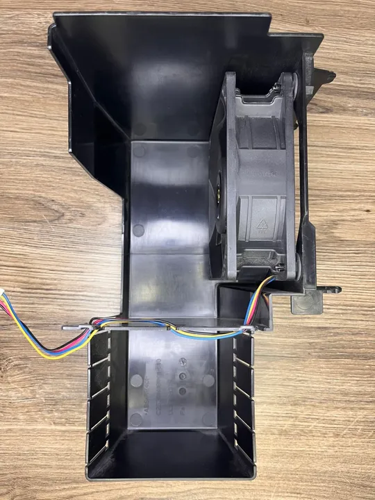 Серверний кулер Fujitsu Primergy TX133/TX140 з пластиковим корпусом, модуль вентилятор C26361-K644-C510 З аукціону