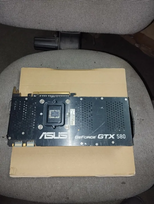 Asus GTX 580 1536MD5 З аукціону