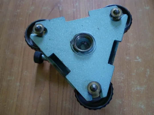 Геодезичний прилад нiвелiр Н-3 .Запчастини. Продаж