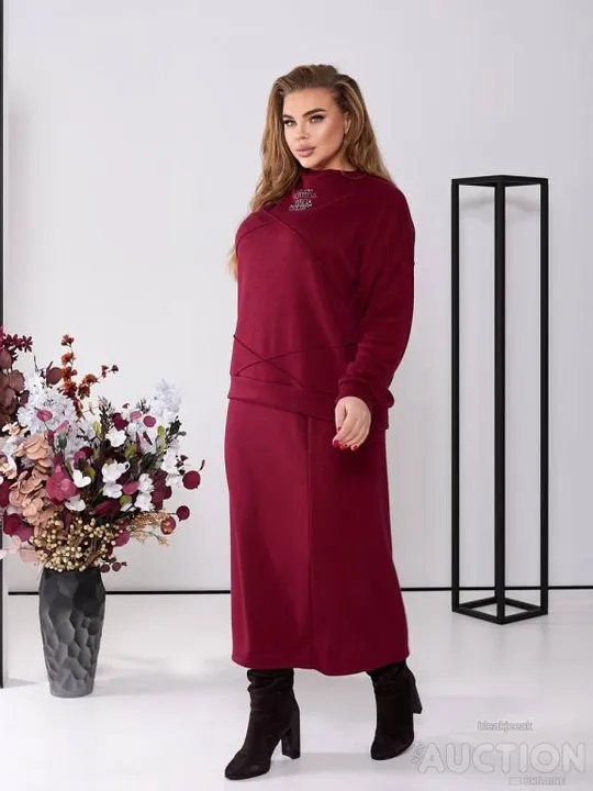 Жіночий костюм з ангори зі спідницею колір бордовий З аукціону