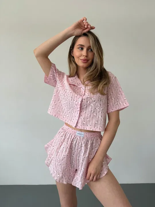 Бавовняна піжама з шортами принт ромашки рожева M/L Ціна