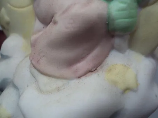 Фигура фарфор статуэтка Германия Classic Porzellan Handarbeit девочка с куклой на луне 11,3 см №26 Продаж