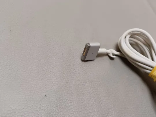 Купити 0614C  адаптер живлення APPLE A1436 45W 14.85V 3.05A
