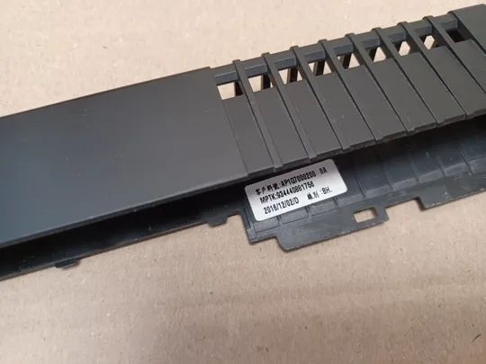 номер1058-5 заглушка корпуса Пробка Заглушка роз’єму Кришка порту AP1Q7000200 для  Dell Alienware 13 R3  оригінал Продаж