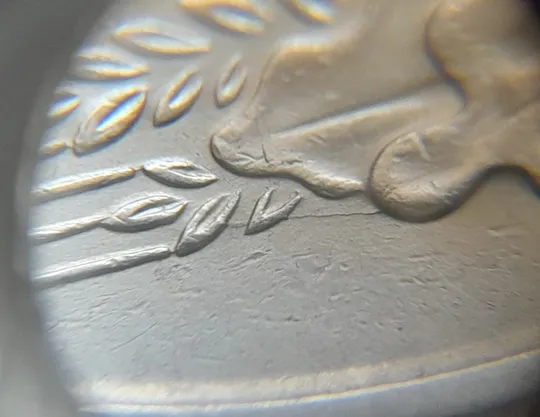 Купити (7306) 50 копійок 1994 2АЕм розкол на аверсі біля лівих листків (50 копеек 1994 брак раскол)