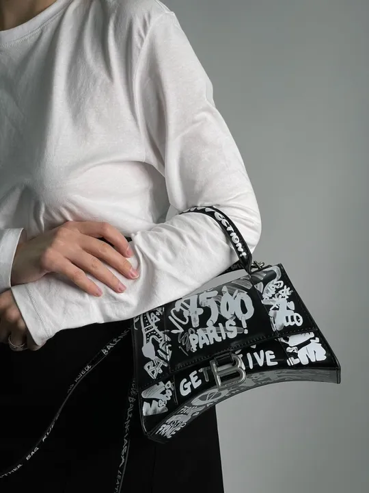Сумка Balenciaga Hourglass Small Handbag Graffiti in Black 99206 Продаж