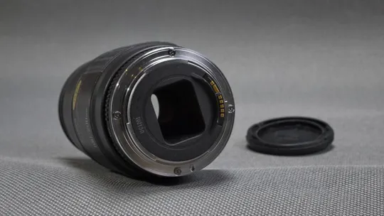 Купити Об&#039;єктив Canon Zoom Lens EF 100-200mm 1:4.5 A Tele-Zoom EF-S MC Ф58mm Вживане