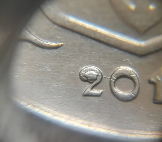 (7362) 10 копійок 2015 різновид викрошок і розколів на аверсі (10 копеек 2015 брак) Ціна