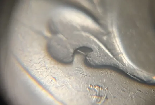 (5241) 50 копійок 1992 1ААс розкол від канту до лівого нижнього листка на аверсі (50 копеек 1992 1ААс брак) Продаж