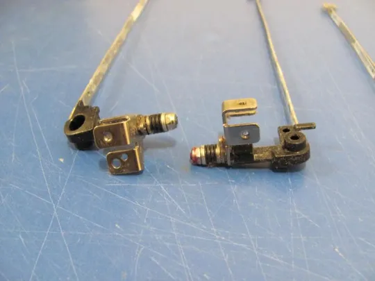 №306-10 петлі кріплення CP489111-01 для Fujitsu A530 AH530 оригінал З аукціону