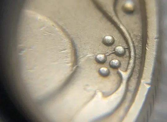 Купити (8192 зн) 10 копійок 2009 розкол від канту через 1 гроно до "0" номіналу (10 копеек 2009 брак)