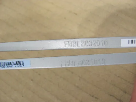 495-35 кріплення з петлями FBBLB032010 для Toshiba Satellite L755 L755D L750 L750D оригінал Де купити