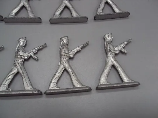 Детские игрушки фигурки солдатики оловянные моряки матросы знаменосец металл ссср лот 12 шт №15372 Недорого