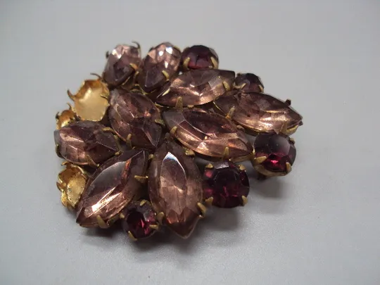 Бижутерия брошка фиолетово-коричневые вставки брошь размер 5 х 4 см (нет 3х камушков) №15864 З аукціону