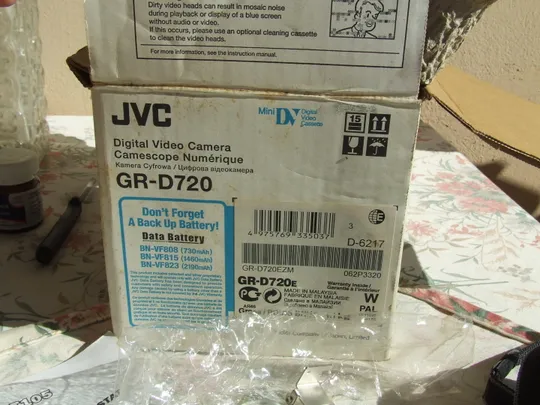 Видеокамера цифрова JVC CR-D720 Япония раз.12х11 см. Характеристики