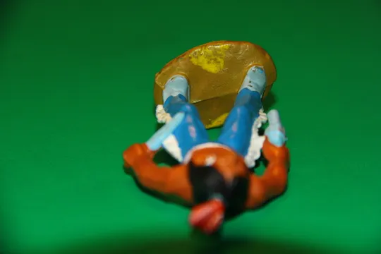 індіанець ГДР № 044 ВБИВЦЯ ПАУНІ Георг Блехтшмідт КОНВЕРСІЯ рання фігурка З аукціону