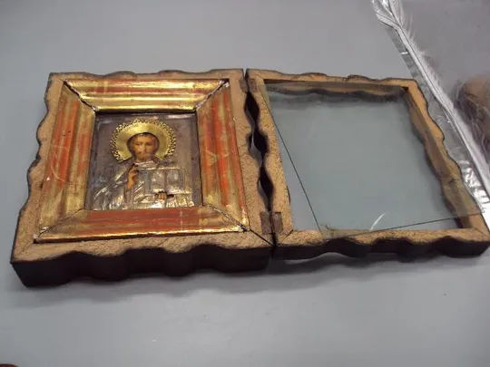 Икона Спаситель Иисус Христос металл в киоте размер 23,6 х 21,2 см, икона 13,2 х 11,4 см №13913 З аукціону
