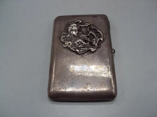 Портсигар барельеф девушка и цветы серебро 84 проба голова АИ вес 198,16 г размер 12,3х7,8 см №14333 Ціна