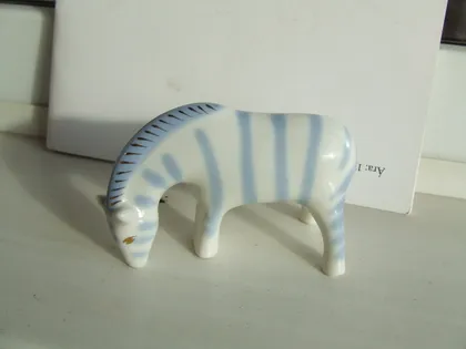 фото, Фарфор зебра роз. 10 х 7 см. 1970 гг. полонне УССР .