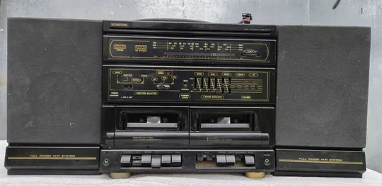 INTERNATIONAL AN-1100A Музичний центр .включається.чогось тарілка весь час крутиться. потребує сервісу.радіо нестроїься.гляну Де купити