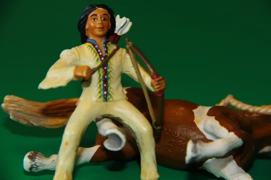 ПІДЛІТОК ІНДІАНЕЦЬ СІУ З ЛУКОМ на коні индеец SCHLEICH 90-100мм ФРГ ФРН Де купити