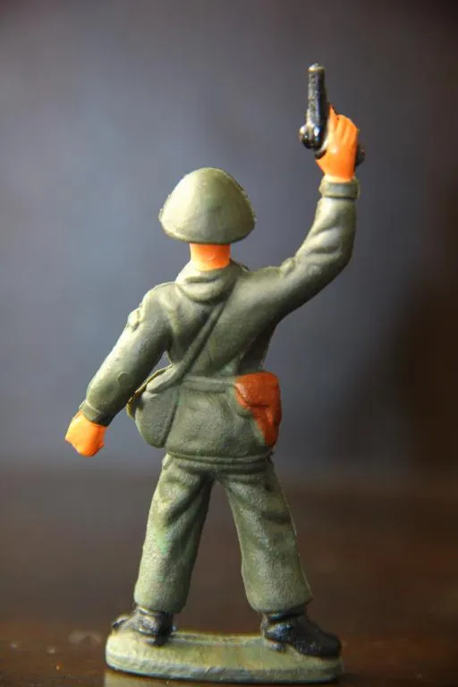 Купити солдат офицер ГДР 70-75мм резина